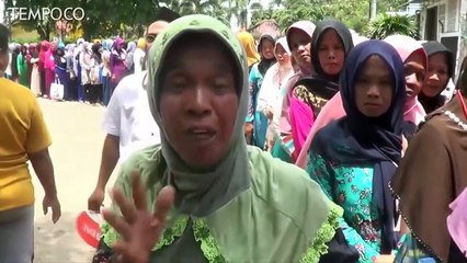 Tak Dapat Lagi PKH, Seorang Janda Protes di Tengah Antrean