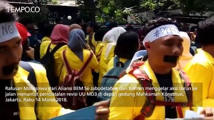Aksi Aliansi Mahasiswa Menuntut Pembatalan UU MD3