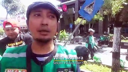 Ratusan Driver Online Gelar Aksi Pajang Helm Go-Jek