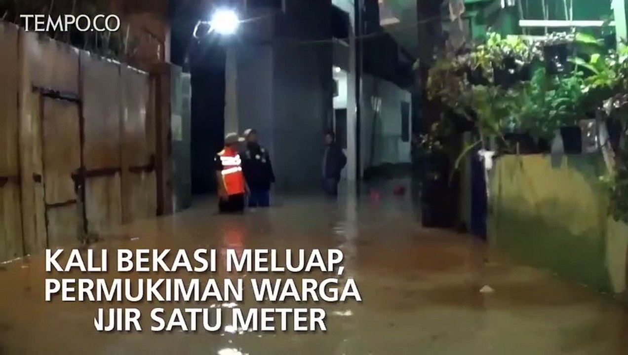 Kali Bekasi Meluap, Permukiman Warga Banjir Satu Meter
