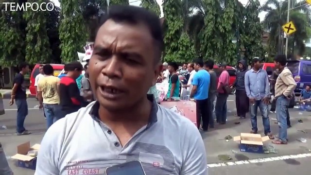 Demo Sopir Angkot Desak Taksi Online di Cilegon Ditertibkan