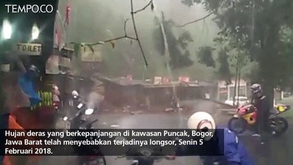Longsor dan Tiang Listrik Roboh Tutup Jalur Puncak