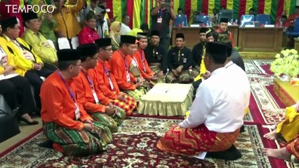 Reaksi Gubernur Petahana Ditantang Kader Sendiri di Pilkada Riau