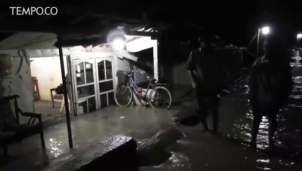 Gerhana Bulan, Kampung Nelayan Ini Digenangi Banjir Rob Sejak Sore