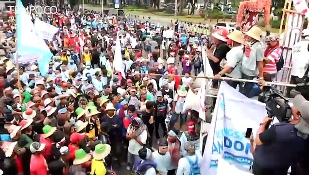 Ribuan Nelayan Cantrang Berdemo saat Jokowi Melantik Menteri