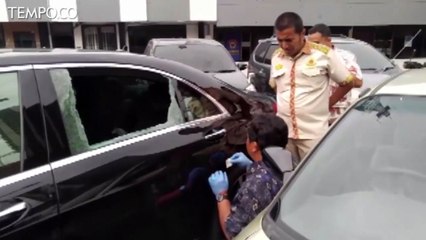 Mobil Mercedes Diparkir, Ratusan Juta Digondol Perampok