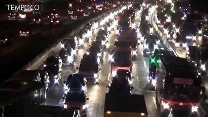Tol Cikampek Padat Jelang Puncak Mudik Libur Panjang