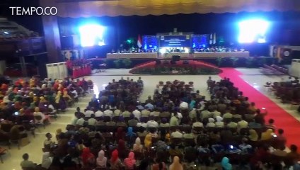 Hadiri Dies Natalis UGM, Jokowi teringat saat berambut gondrong dan bercelana Cutbray.