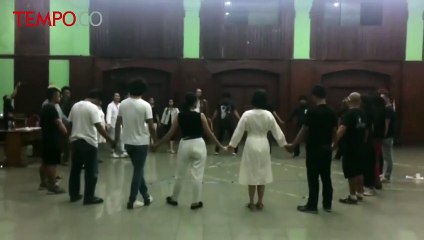 Para Pemain Teater Perempuan-Perempuan Chairil Gelar Latihan