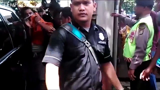 Rekonstruksi Pembunuhan Dokter Letty, Penembakan di Adegan Ke-14