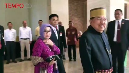 Pernikahan Kahiyang Ayu, Jusuf Kalla Kenakan Pakaian Adat Bugis