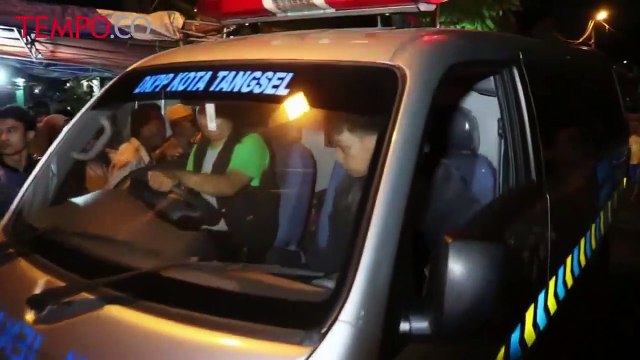 Isak Tangis Iringi Pemulangan Jenazah Suporter Persita yang Tewas