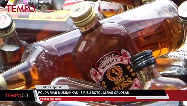 Polda Riau Musnahkan 18 ribu Botol Miras Oplosan