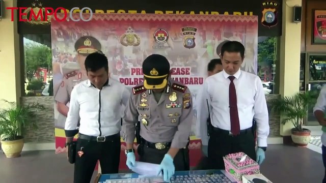 Satu Bulan Diintai, Suami-Istri Pengedar 241 Paket Sabu Dibekuk