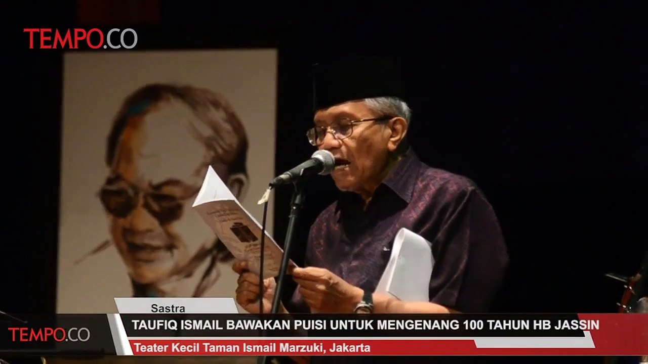 Taufiq Ismail Bawakan Puisi Untuk Mengenang 100 Tahun HB Jassin