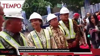 Menteri BUMN Rini Soemarno Naik KRL, Begini Sambutan Penumpang