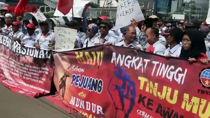 Ratusan Awak Mobil Tangki Demo di Depan Kantor Kemenaker