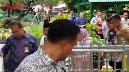 Jelang Ramadan Wapres JK Ziarahi Makam Orang Tuanya di Makassar