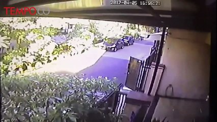 Pria Ini Terekam CCTV Ingin Pesan Gamis di Rumah Novel Baswedan