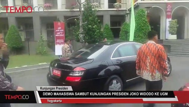 Demo Mahasiswa Sambut Kunjungan Presiden Joko Widodo ke UGM