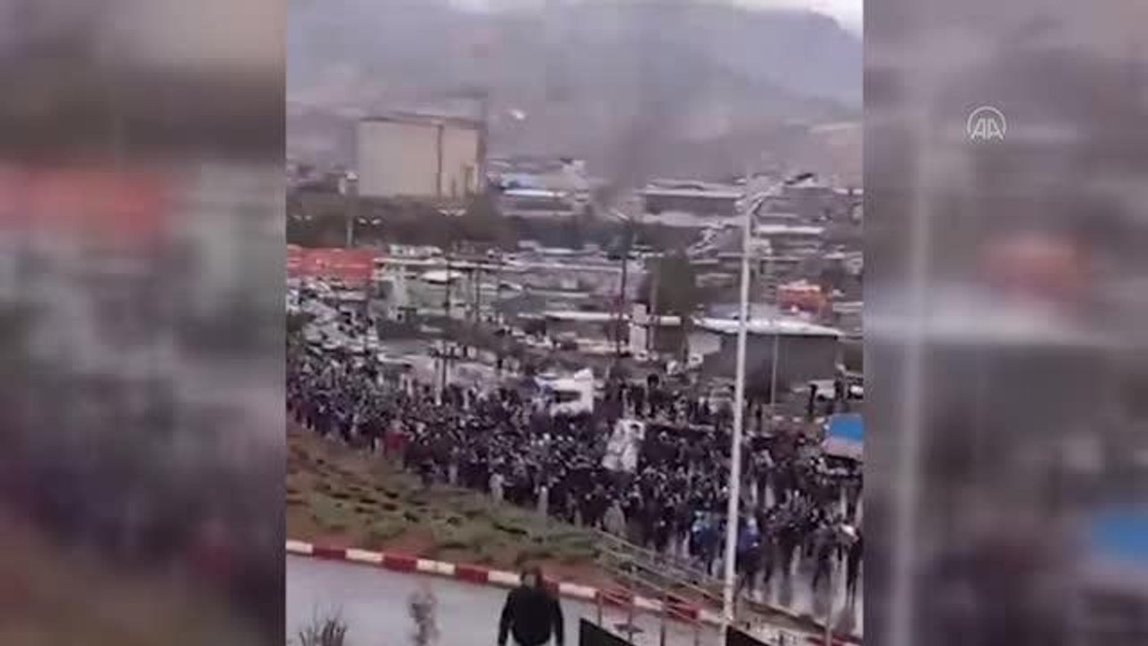 İran'da yönetim karşıtı protestolar birçok kentte devam ediyor