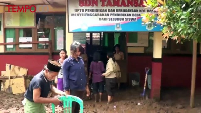 Banjir Bandang, Rusak Sekolah dan Rumah Warga di Baros