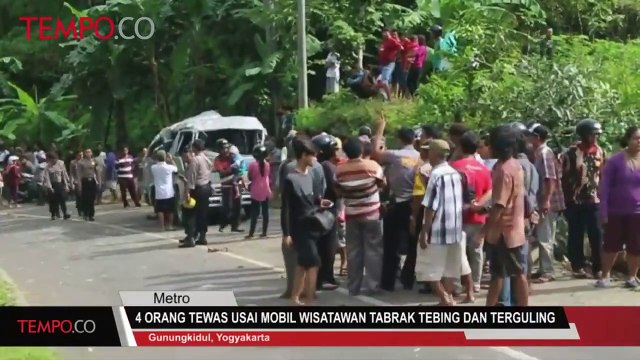 4 Orang Tewas Usai Mobil Wisatawan Tabrak Tebing dan Terguling