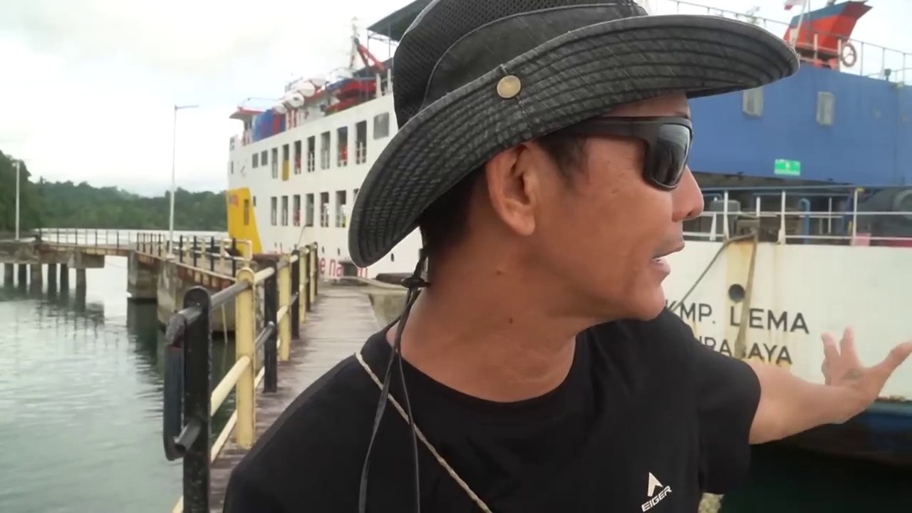 The clearest river in the world is in Indonesia II Kalibiru