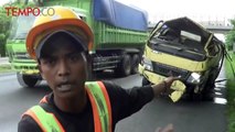 Truk Pengangkut Oli Terguling di Jalan Tol Tangerang Merak