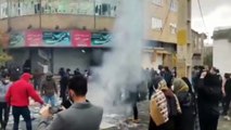 İran'da rejim karşıtı protestolar birçok kentte devam ediyor