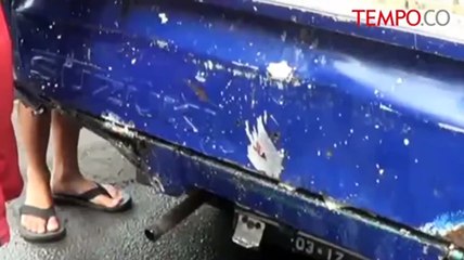Mobil Pengangkut Tahu Kecelakaan, Warga Berebut Tahu yang Berhamburan