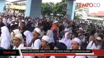 Massa Aksi Super Damai 212 Padati Stasiun Sambil Lantunkan Salawat