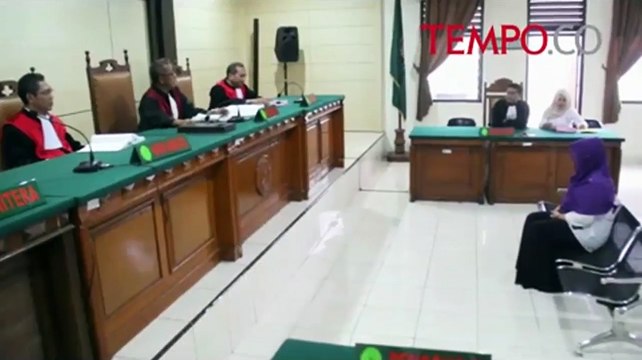 Isak Tangis Istri Gembong Narkoba Dituntut 18 Tahun Penjara