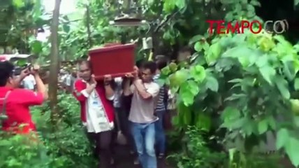 Siswa yang Baik Itu Tewas dengan Luka Tusuk di Tubuhnya