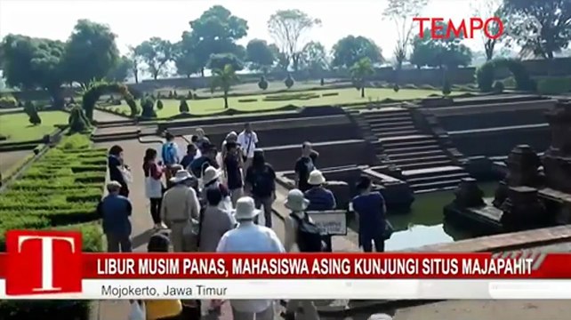 Libur Musim Panas, Mahasiswa Asing Kunjungi Situs Majapahit