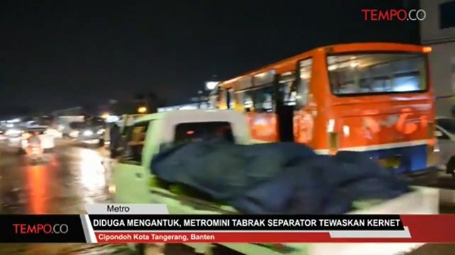 Diduga Sopir Mengantuk, Metromini Tabrak Separator Tewaskan Kernet