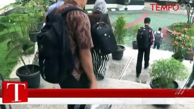 KPK Geledah Kantor DPRD Banten Terkait Suap Bank Banten