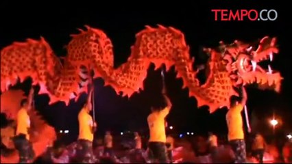 Naga Liong Batik Terpanjang Se-Asia Ramaikan JDF 2016