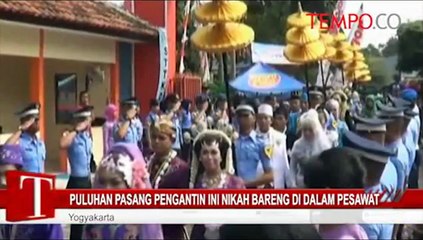 Puluhan Pasang Pengantin Ini Nikah Bareng di Dalam Pesawat