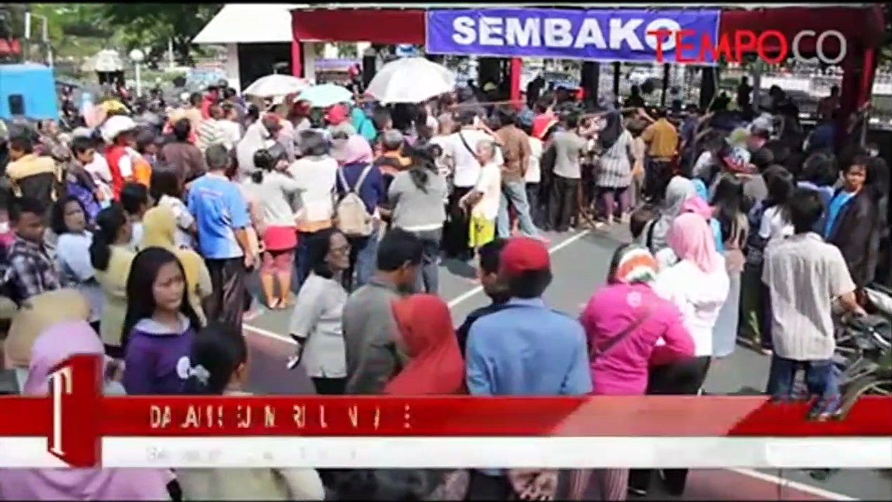 Dalam Sejam, Ribuan Paket Sembako Murah Laris Diserbu Warga