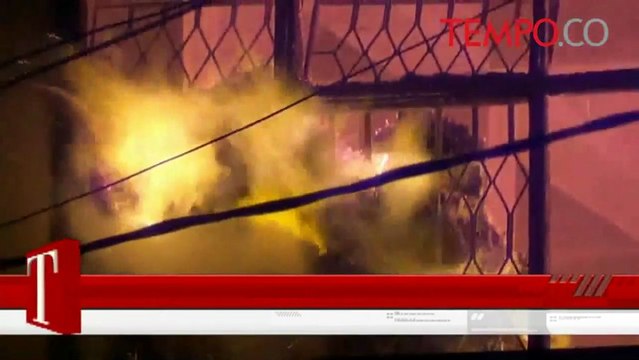 Empat Gudang Makanan Ringan Hangus Terbakar