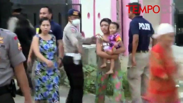 Polisi Menggerebek Rumah Terduga Pelaku Bom Alam Sutera