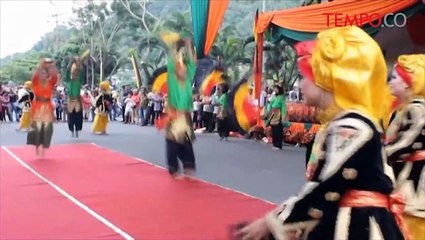 Festival-Siti-Nurbaya-Dari-Selaju-Sampan-Hingga-Manggiliang-Lado.flv