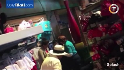 Bocah Ini Remuk Setelah Dipeluk Badut Disney