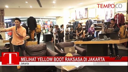 Melihat-Yellow-Boot-Raksasa-di-Jakarta.flv