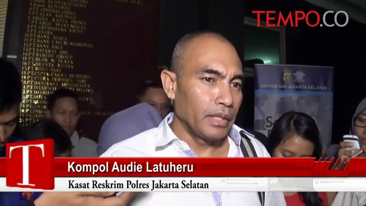 Kasat Reskrim Jaksel Tunjukkan Bekas Luka Digergaji