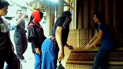 141114-DARI-REDAKSI-TEMPO-PUKUL-20flvOutput1.flv