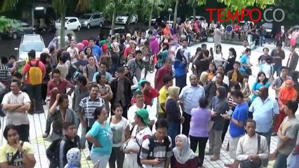 Kisruh-PRJ-Senayan-Protes-Pedagang-Memanas.flv