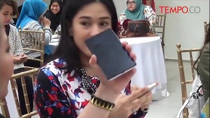 Dian-Sastro-Berbagi-Tips-Berdandan-Singkat.flv