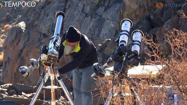 Detik-detik Gerhana Matahari Total Tenggelam dalam Kegelapan